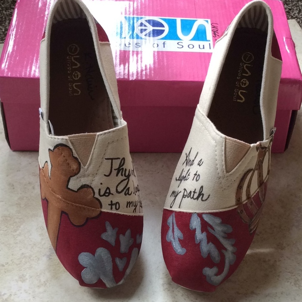 NIB shoes